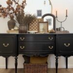 4-15 تسريحه كلاسيك أسود بتصميم أنيق وأدراج عملية