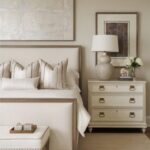 4-12  ظهر سرير مبطن بتصميم أنيق يوفر الراحة ويضيف لمسة فخامة لغرفة النوم